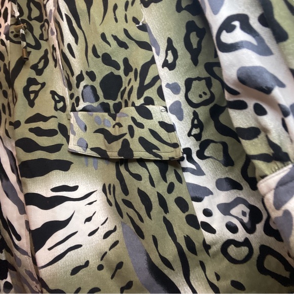 Adam Jacobs’ Green Leopard Print Short Trench - Picture 6 of 7